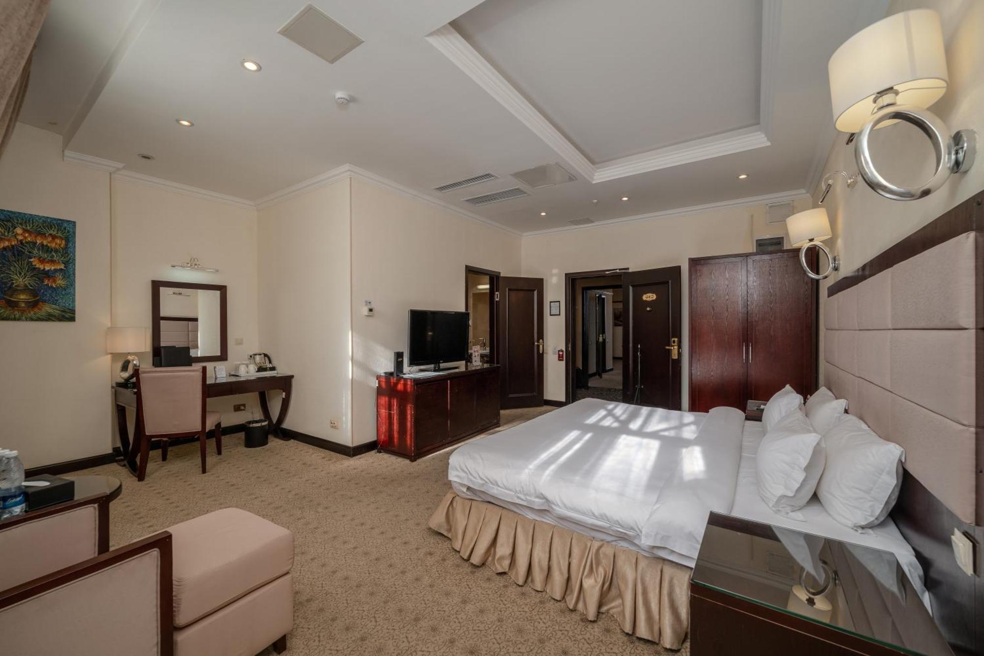 Jannat Regency Bishkek Exterior foto