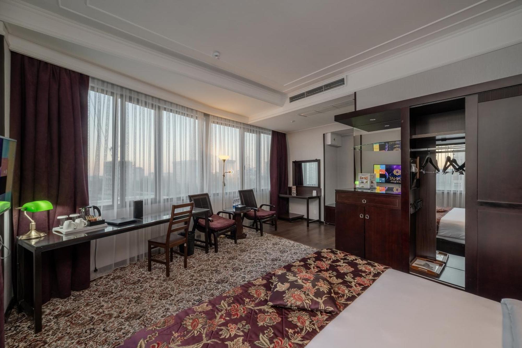 Jannat Regency Bishkek Exterior foto