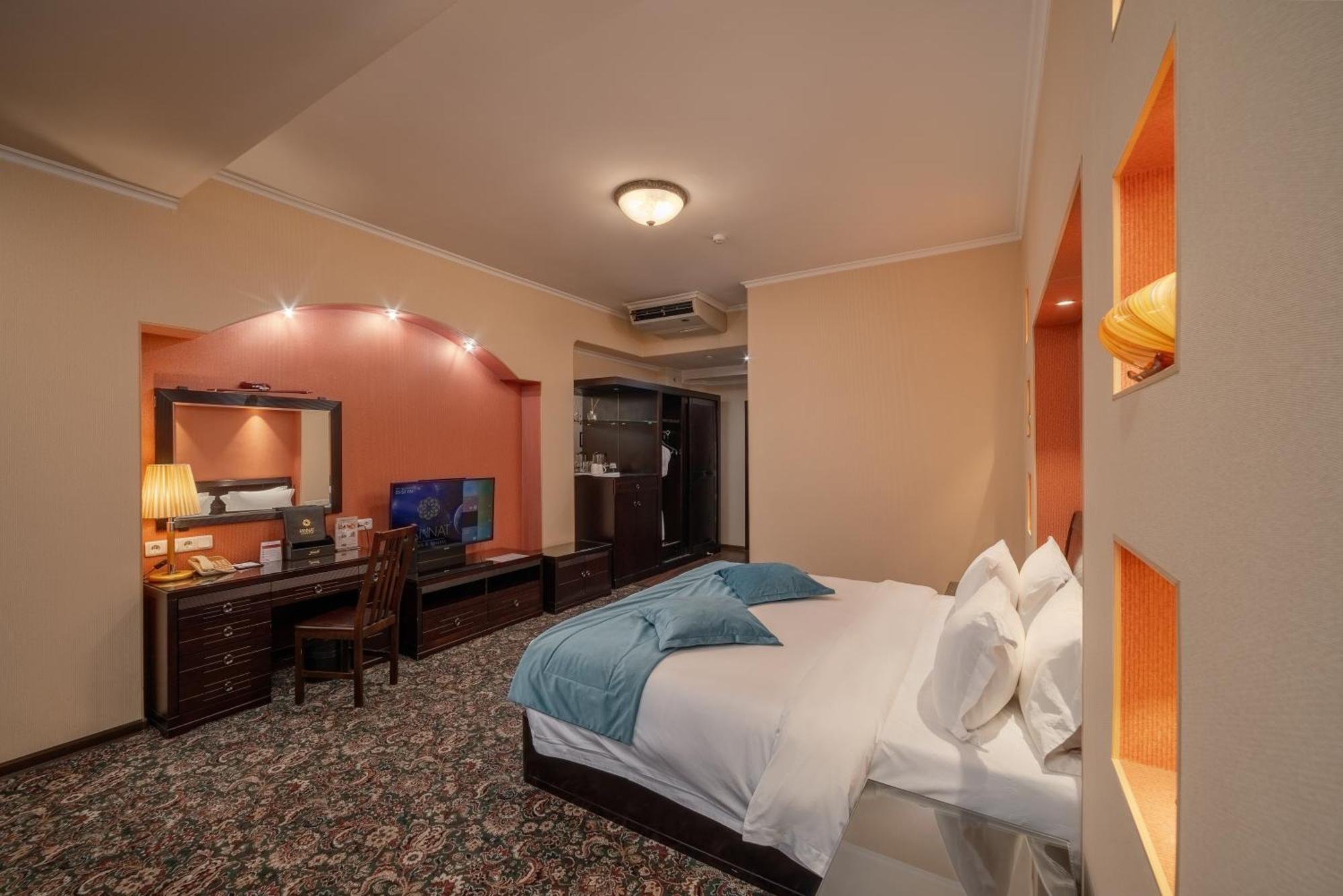 Jannat Regency Bishkek Exterior foto