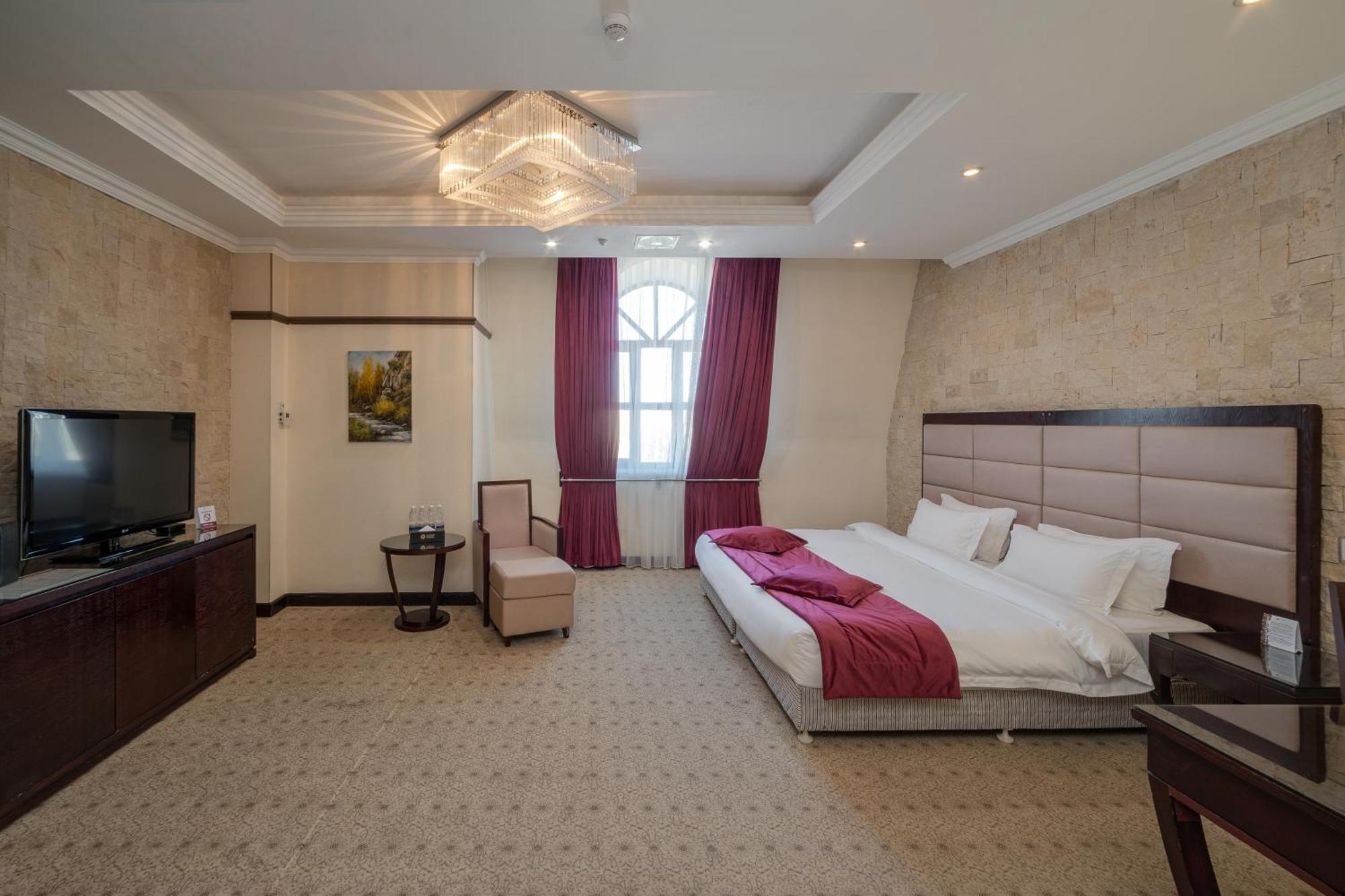Jannat Regency Bishkek Exterior foto